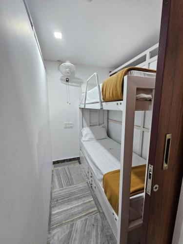 Lowfare Dormitory in Kozhikode / Calicut
