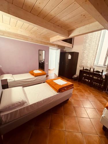 Emerald Palace Hostel Room Type - Single Bed in Female Dormitory Room