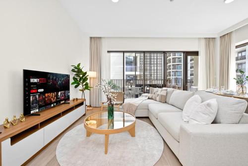 Modern 3BD with Maid's Room in Lotus 4, Creek Beach, Dubai