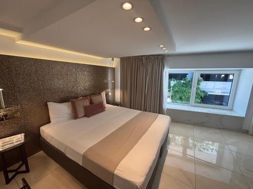 Tuck Inn Room Type - Economy Double or Twin Room