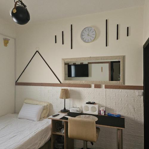 Cool place - חדרים דלוקס - קרוב ל"שיבא" תל השומר - בר אילן - כפר המכביה - מכללת ר"ג - חניית רכבים P  in Ramat Gan