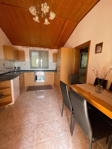 A szálláshely kívülről, Großes Appartement in Zukve