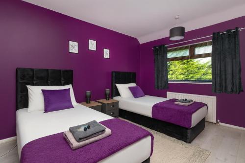 Newhall by Alt-Stay Leeds 3 Bed Home Contractor and Relocation Accommodation with Fully Equipped Kitchen, Laundry, Parking, Garden, Smart TV and Wi Fi - Long Stay Ready with Weekly and Monthly Rates, Leeds (fotografie 9)
