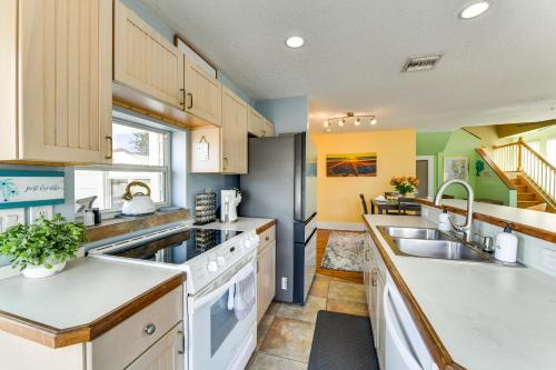 Manatee River Views Palmetto Paradise with Fire Pit in Palmetto