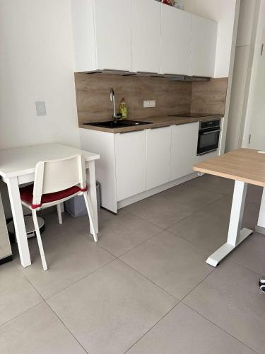 Kitchen, Cloche d'or studio sleeps 2 in Howald