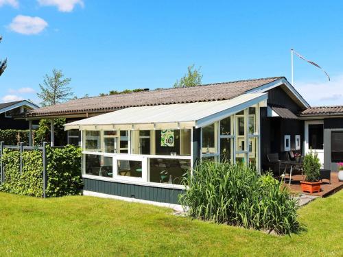 6 person holiday home in Hadsund-By Traum
