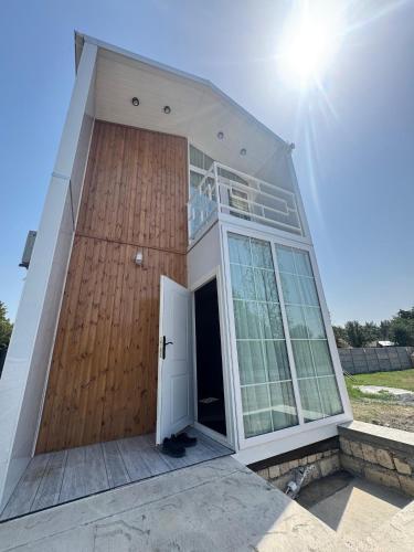 Nohurgöl villa (Nohurgol villa) in Nohurqishlaq