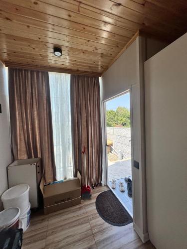 Nohurgöl villa (Nohurgol villa) in Nohurqishlaq