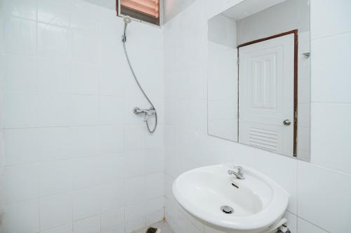 Ibiza House Room Type - Standard Four Single Beds