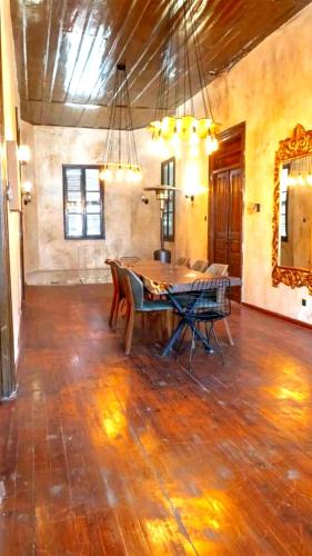 Comida y bebida, 22 Yedia North Nicosia Turkish Side in Walled Old City