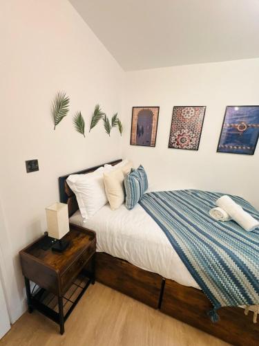 R2 - Elegant Private Room with Kitchenette near QE Hospital Harborne, Birmingham (photo 10)