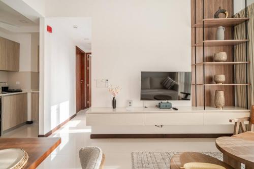 Luxury 2 Bed at Trizen by Resident Villas - image 6