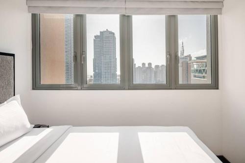 Luxury 2 Bed at Trizen by Resident Villas - image 11