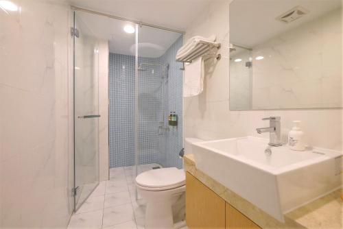 Standard Double Room without Window image 4