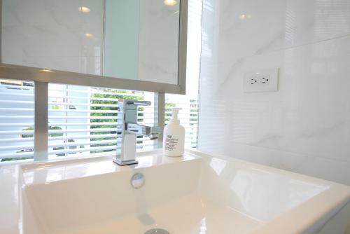 Standard Double Room with View image 6