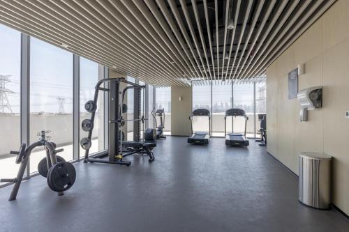 Designer 3BR Lagoon Views Gym District One, Dubái (foto 3)