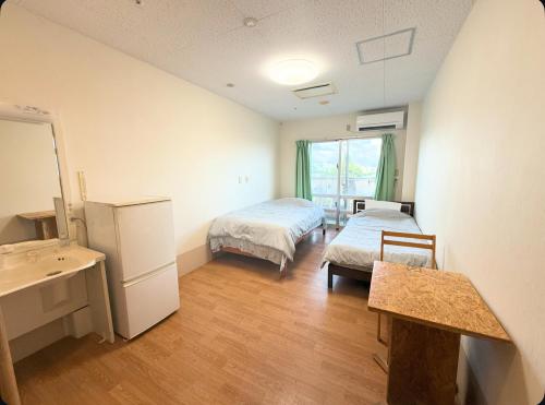 room detail thumbnail 1