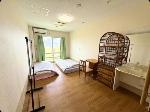 ハイ沖縄金武店トイレお風呂共用 プレオープン中駐車場有 ペット同伴可能長期滞在可能まるで別荘