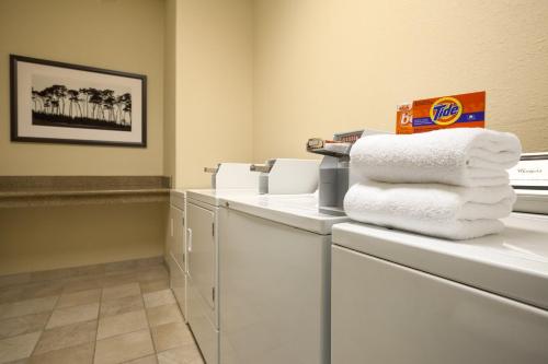 Country Inn & Suites by Radisson, West Valley City, UT