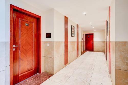 Lobby, Super Townhouse Oak Sector 39 Medanta in New Delhi and NCR