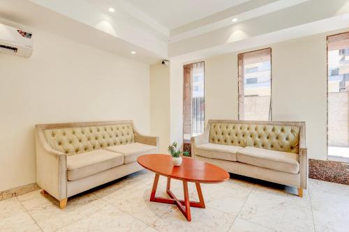 Lobby, Super Townhouse Oak Sector 39 Medanta in New Delhi and NCR