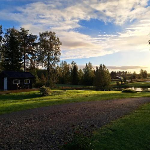 By the pond in Gunnarskog