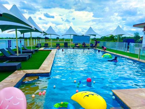 คุณหนูแดง รีสอร์ท in Non Sung