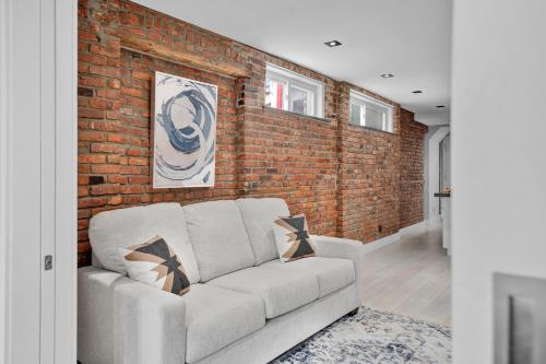 SoHo Designer 2BR with balcony, New York (photo 6)
