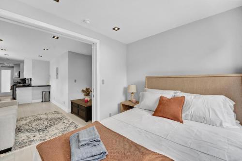 SoHo Designer 2BR with balcony, New York (photo 7)