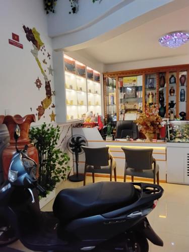 Hotel LOAN ÐÀI (Hotel LOAN ÐAI) in Tan Mai