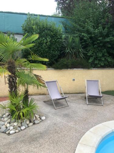 Très jolie chambre avec piscine (Tres jolie chambre avec piscine) in Montmerle Sur Saone mazpilsēta
