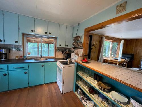 Algonquin Waterfront and Winter Paradise With Sunsets in Algonquin Highlands (ON)