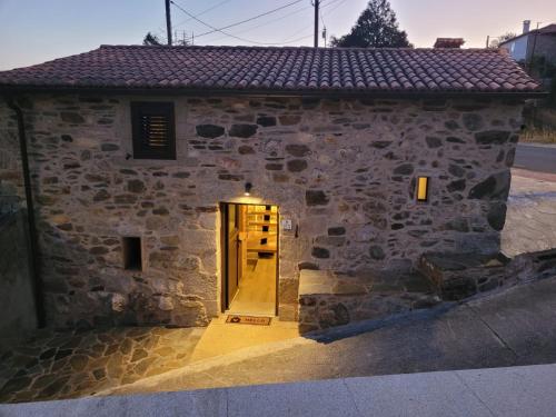 A Casa de Salvador - retiro rural con alma gallega in A Famelga