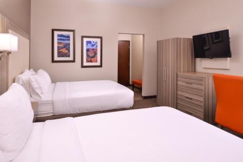 Holiday Inn Express & Suites Williams, an IHG Hotel