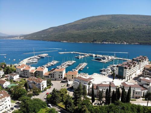 المنظر الخارجي, Sunny Holiday House with Sea View & Private Garden in Denovici