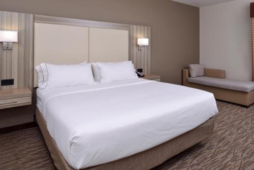 Holiday Inn Express & Suites Williams, an IHG Hotel