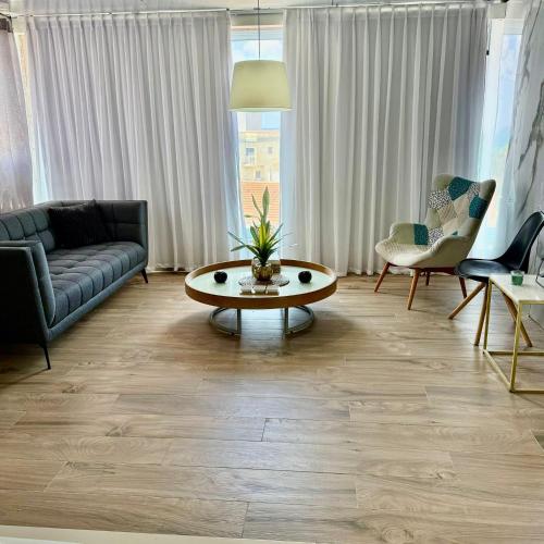 סוויטת בוטיק על הים in Nahariya