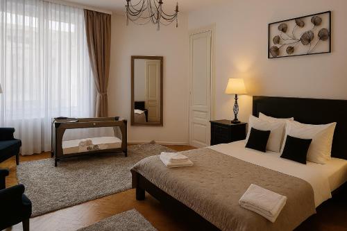 Mid Ultra Central, Self Check In, Oradea in Oradea