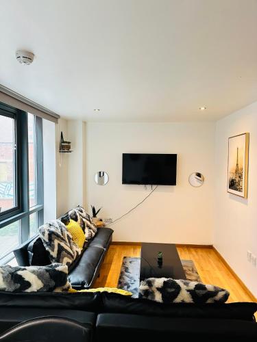 2 Bedroom City Centre Apartment Free Secure Parking, Liverpool (photo 6)