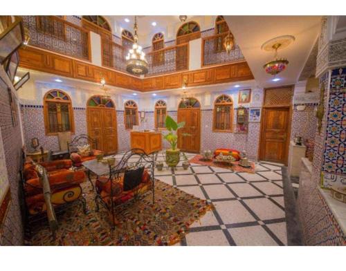 Riad Haddaji fez - main image