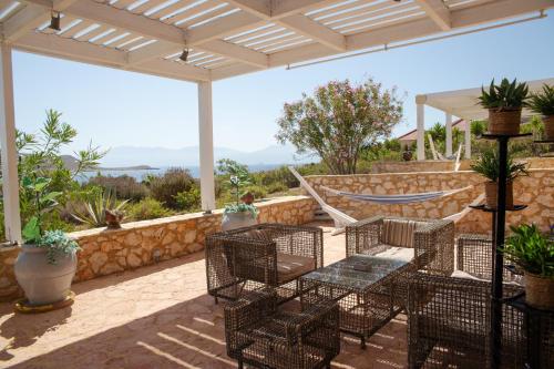 Belvedere private luxury beach villa - Χάλκη