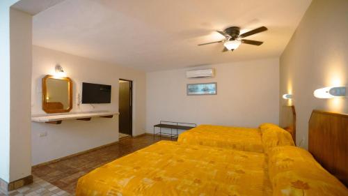 2 bedrooms, 4 beds