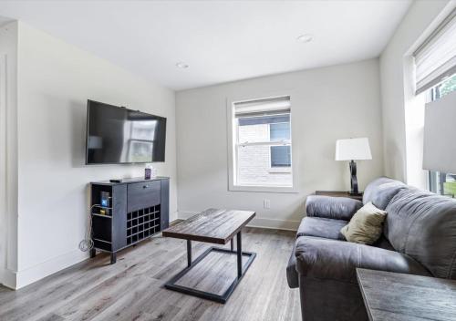 2BR Haven 306C Close to Charlottes Uptown