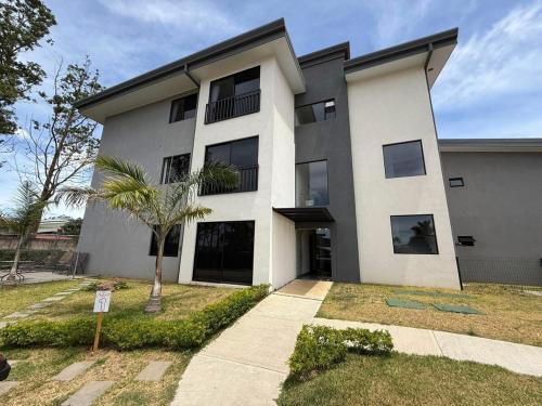 Tropical Sunshine in Condominio Agua Clara