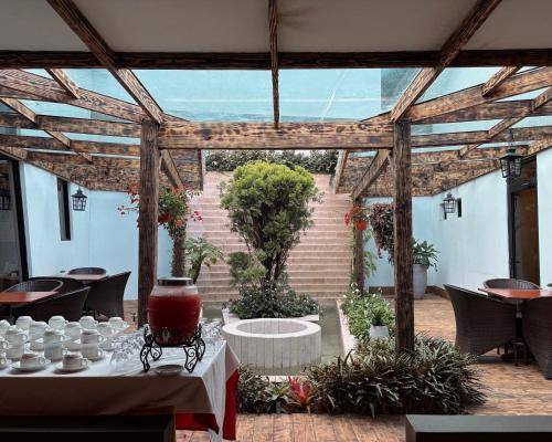 مطعم, Hotel Ladera in بوكت