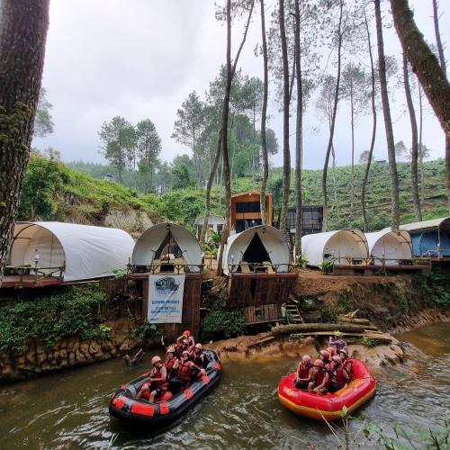 Tepian Pinus Glamping - Bandung
