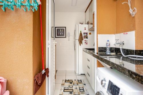 Beautiful, complete & cozy com garagem in กัมโปลิมโป