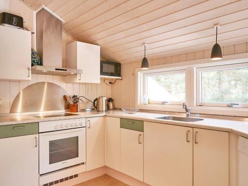 Facilities, 8 person holiday home in Nexø-By Traum in Snogebaek