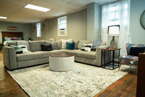 Perfect in Pilot Mtn-Unit 1 Walk to Downtown!