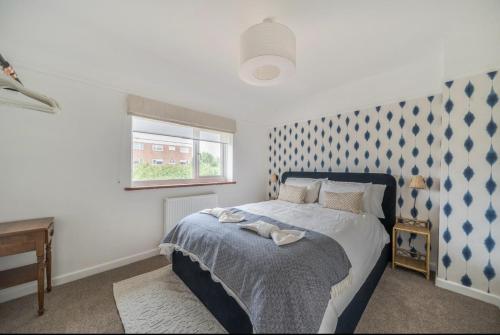 Cosy 3BR Home with Private Garden & Driveway in นิวมิลตัน